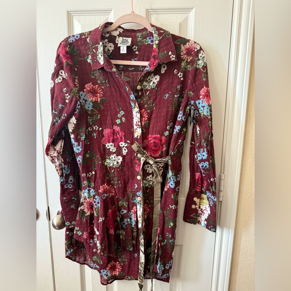 Ivy Jane S maroon Floral button down ruffle long tunic top with bow.